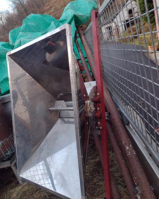 macchina macina uva manuale