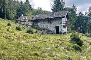 Baita da ristrutturare