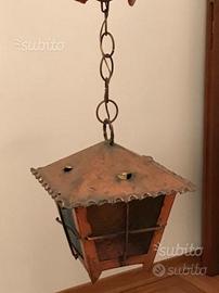 Lanterna e altri oggetti in rame