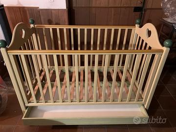 Lettino da bambini completo di accessori