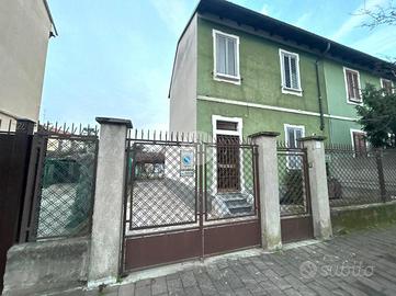 CASA INDIPENDENTE A CORSICO