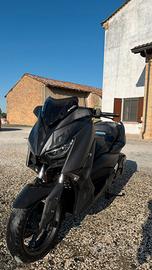 XMAX 125