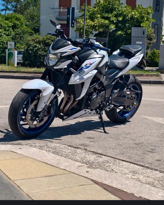 Suzuki GSX 750