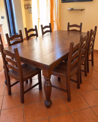 Tavolo da pranzo in legno massello