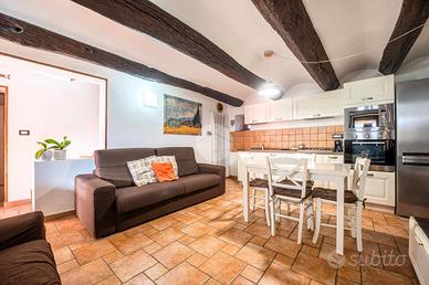 CASA SEMINDIPENDENTE A MARENE