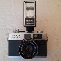 Fotocamera Ricoh 35 Zf con flash