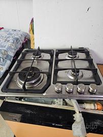 Piastra a 4 fuochi a gas De Longhi