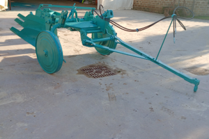 Aratro trivomere sogema