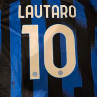 Maglia Inter Lautaro autografata a mano