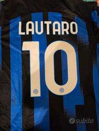 Maglia Inter Lautaro autografata a mano