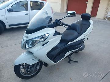 Suzuki Burgman 400