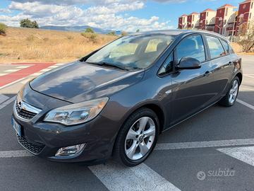 OPEL ASTRA 1.7 CDTI 110 CV COSMO