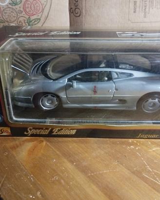 Jaguar XJ220 scala 1/18