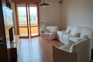 Ampio appartamento con garage e cantina Miramare