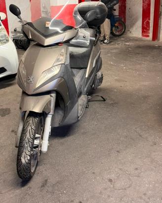 Scooter Peugeot geopoli 400 
