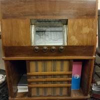 antica radio giradischi