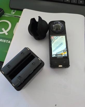 INSTA360 X4