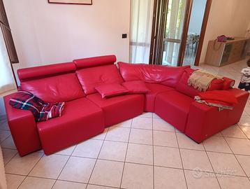 Divano angolare in pelle rosso