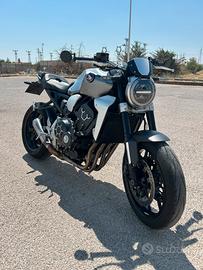 Honda cb1000r