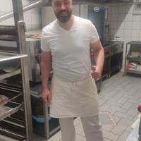 Lava piatti aiuto cuoco pulizie