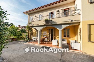 Villa di 180 m² con 5 locali e box auto a Abano Te