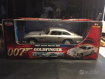 Aston martin D.B.5 James Bond Goldfinger 1:18