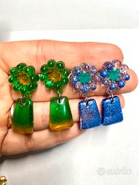 Set 2 paia di orecchini.