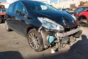 Peugeot 208 PureTech 82 5 porte Allure
