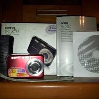 Fotocamera rossa BENQ DC X735