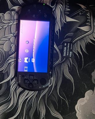 (psp x Gran turismo)+13 giochi+caricatore+ssd