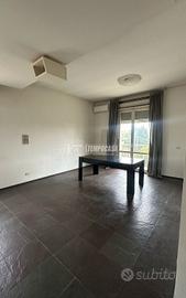APPARTAMENTO IN VILLA TRIFAMILIARE IN ZONA RESIDE