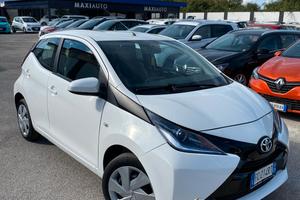 Toyota Aygo 1.0 VVT-i 69 CV 5 porte x-cool