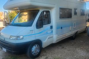 Camper mansardato