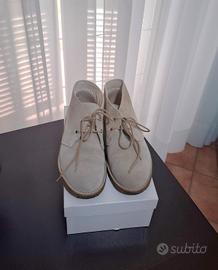 Scarpe camoscio beige con stringhe
