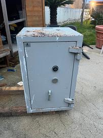 Cassaforte fiamca 1b entra e leggi