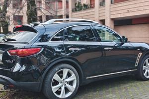 Suv sportivo 4x4 automatico 6 cilindri 