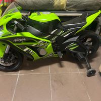 Moto bimbo elettrica