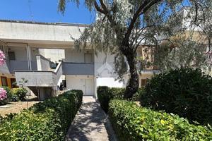 MONOLOCALE A MANFREDONIA
