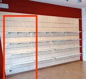 scaffali e arredamento negozio 