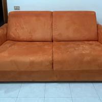 divano tenuto molto bene con rete mobilificio 