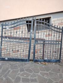 CANCELLO ARTIGIANAE IN FERRO ZINCATO E VERNICIATO