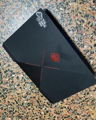 HP omen 17 (i7 7gen; GTX 1050ti; 750HDD; 250SSD)