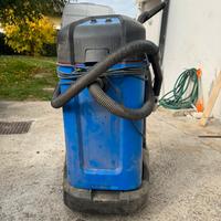 Aspirapolvere marca NILFISK, modello MAXXI II 75