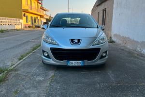 Peugeot 207 perfetto in tutto