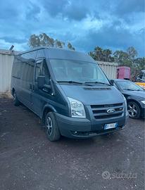 Ford Transit tour nei