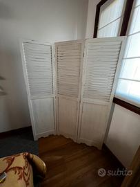 Separe’ in legno bianco