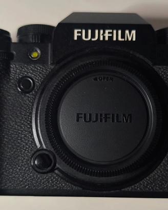 Fujifilm X-T4 con scatole originale e accessori