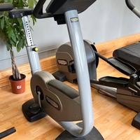 Bike excite 700 autoalimentata technogym