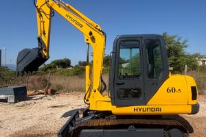ESCAVATORE HYNDAI 65-5
