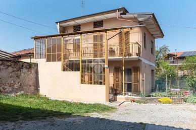 CASA SEMINDIPENDENTE A GROSSO